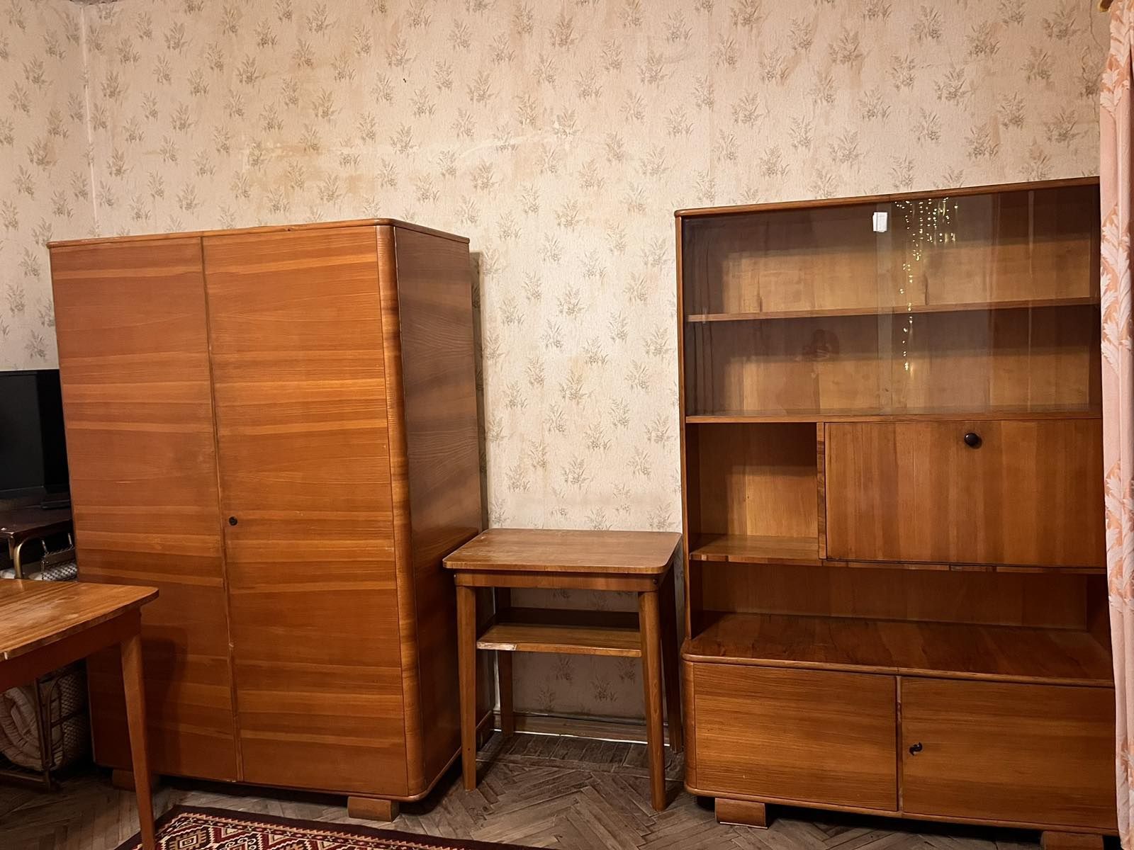 Ретро мебель гарнитур комнатный,начало 70 годов,в хорошем состоянии,