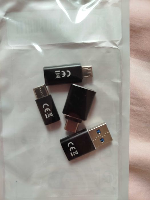 Nowy zestaw przejściówek USB "C" i "D"