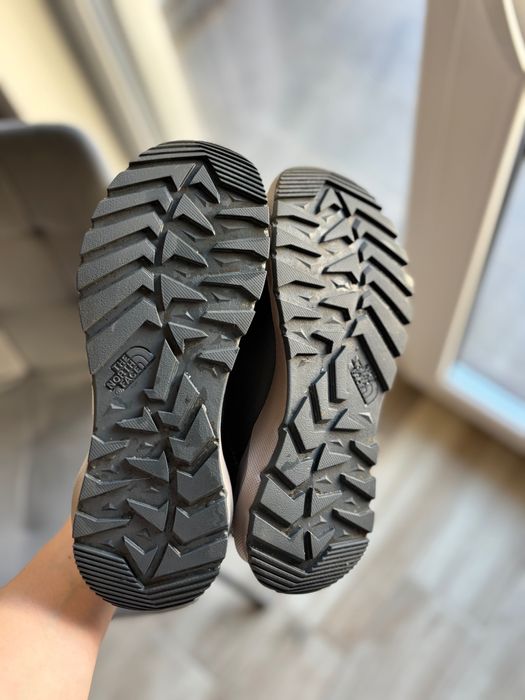 Нові Чоботи 37р, the north face