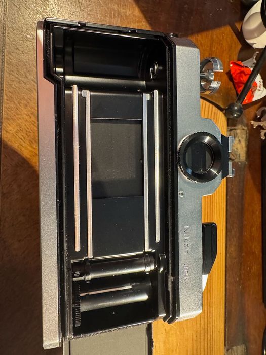 Nikomat FT2 (Analógica 35mm) + Nikkor 50mm f/1.4 — Revisto