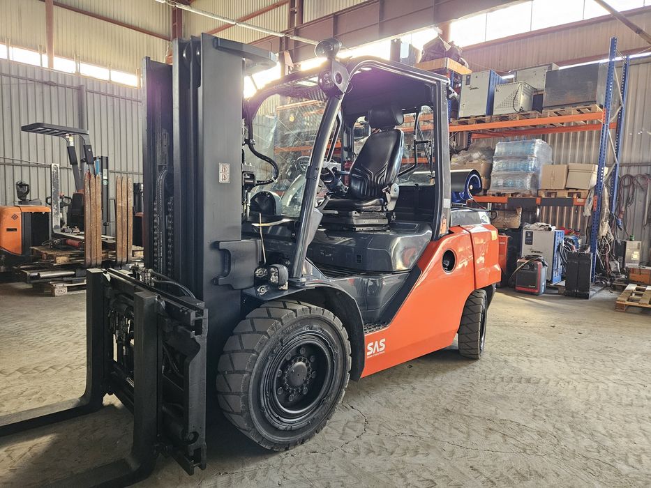 Навантажувач Toyota 5 т газ/бензин. Вилочный погрузчик Toyota 5 т