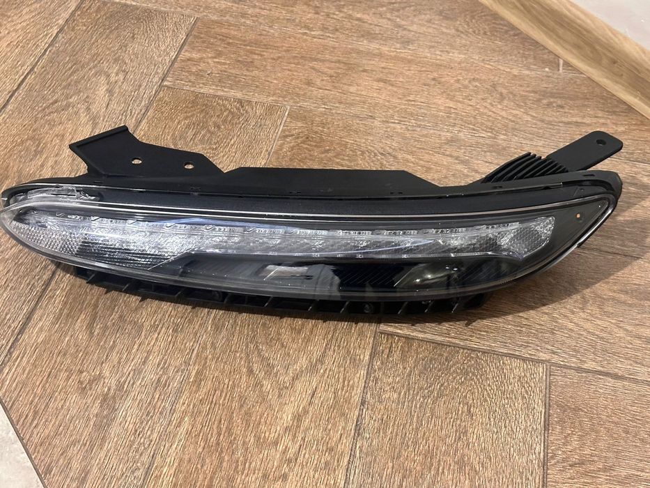 Фара Hyundai kona
