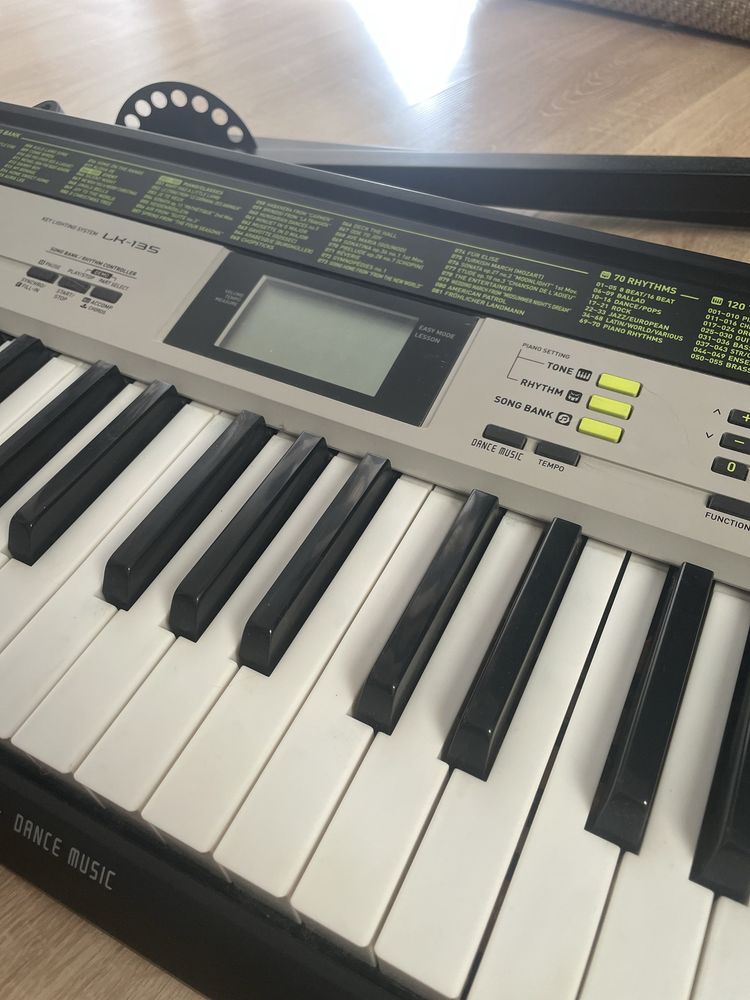 Keyboard CASIO LK-135