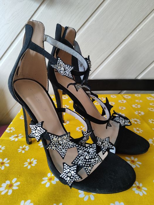 Szpilki rozmiar 39-Nowe