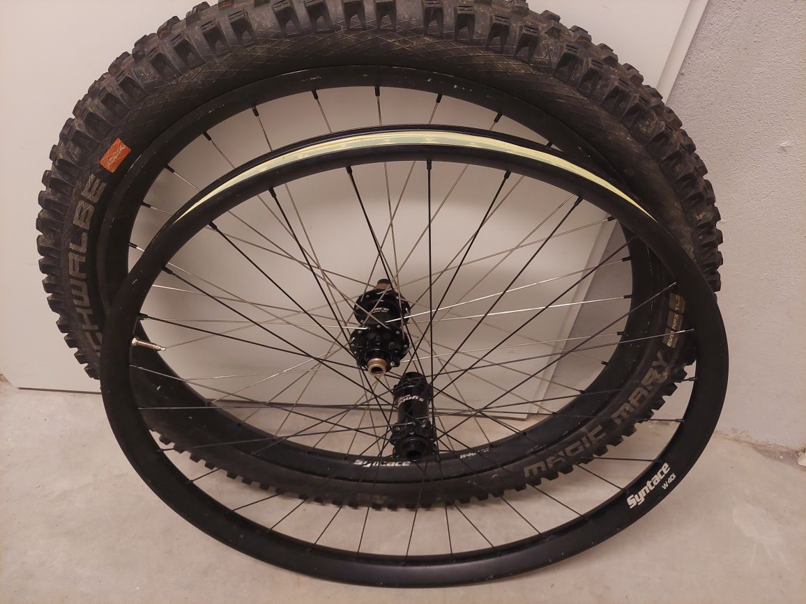 Zestaw kół przód i tył mullet 27,5x2.6  syntace 15x142 dx boost 12x110
