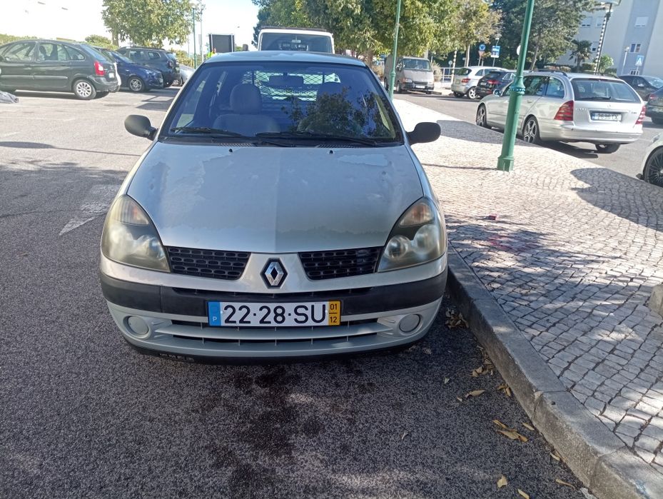Carro Renault clio