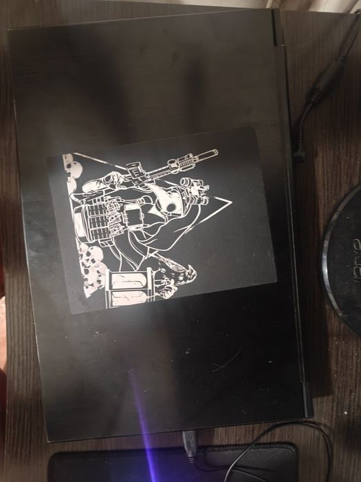 Продам игровой ноутбук Eluktronics MECH-17