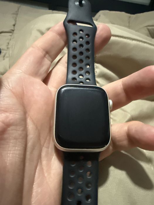 Apple Watch Serie 7 45 mm com bracelete preto Nike