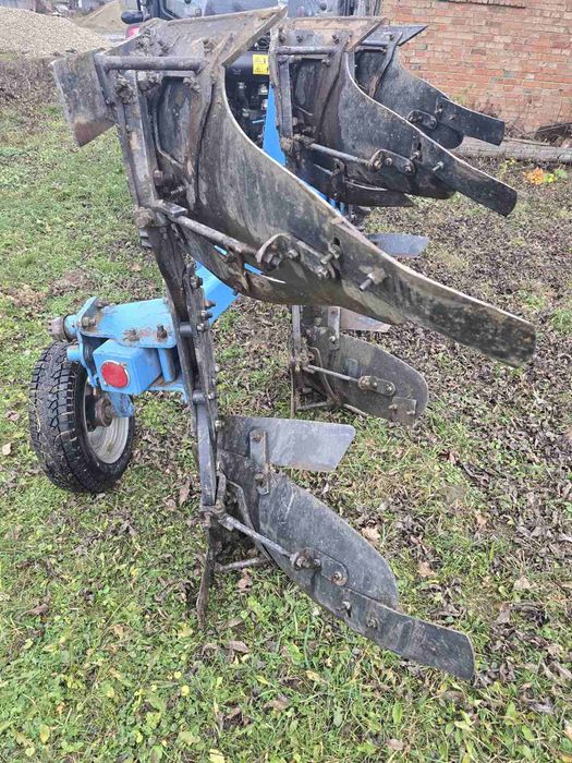 Продам оборотний плуг