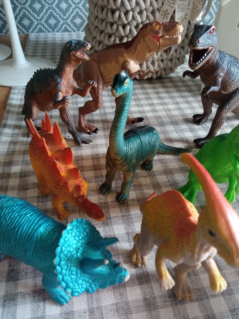 Zestaw dinozaurów 11 szt.