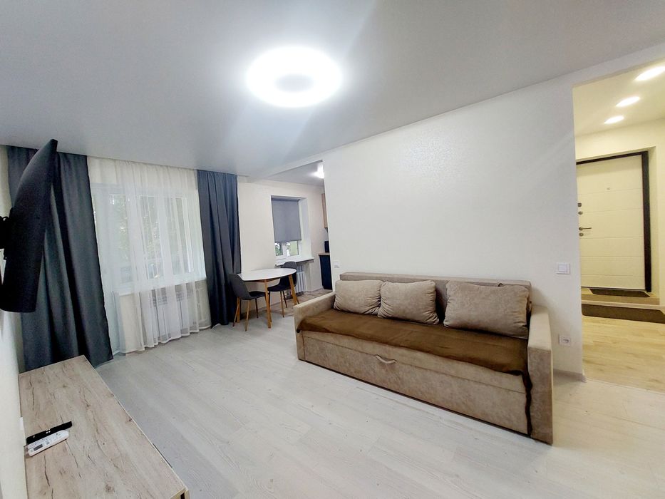 Стильная двухкомнатная, Дафи Запорожское . Шоссе 5