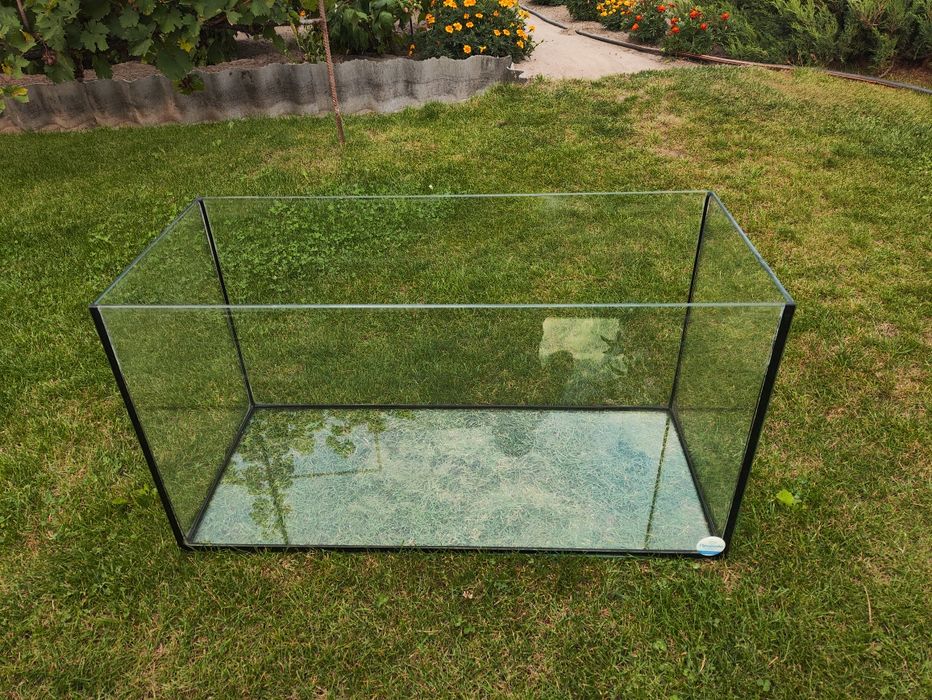 Продам аквариум на 100л