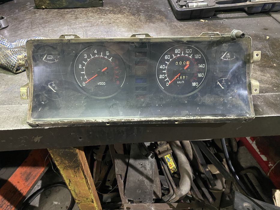 Продам приборную панель ваз 2107