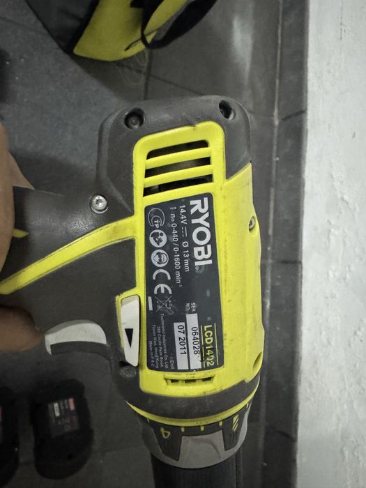 Maquina de furar Ryobi LCD1402