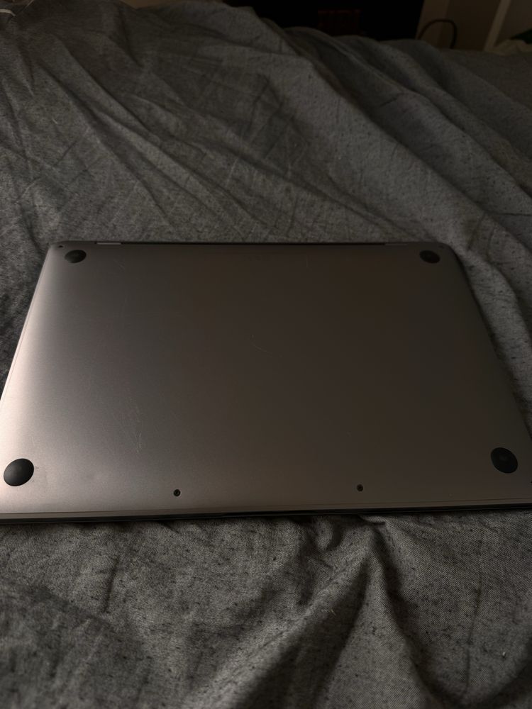 MacBook Pro 13” M2 2022