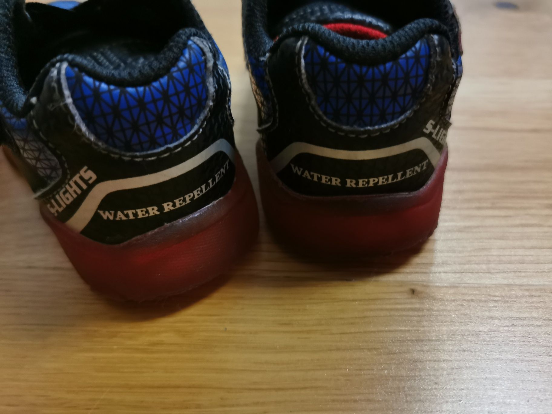 Buty dziecięce skechers 24 wodoodporne