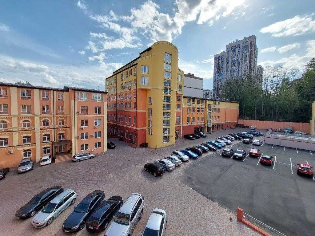 Аренда офисов в БЦ на Лукьяновке (172 м2)