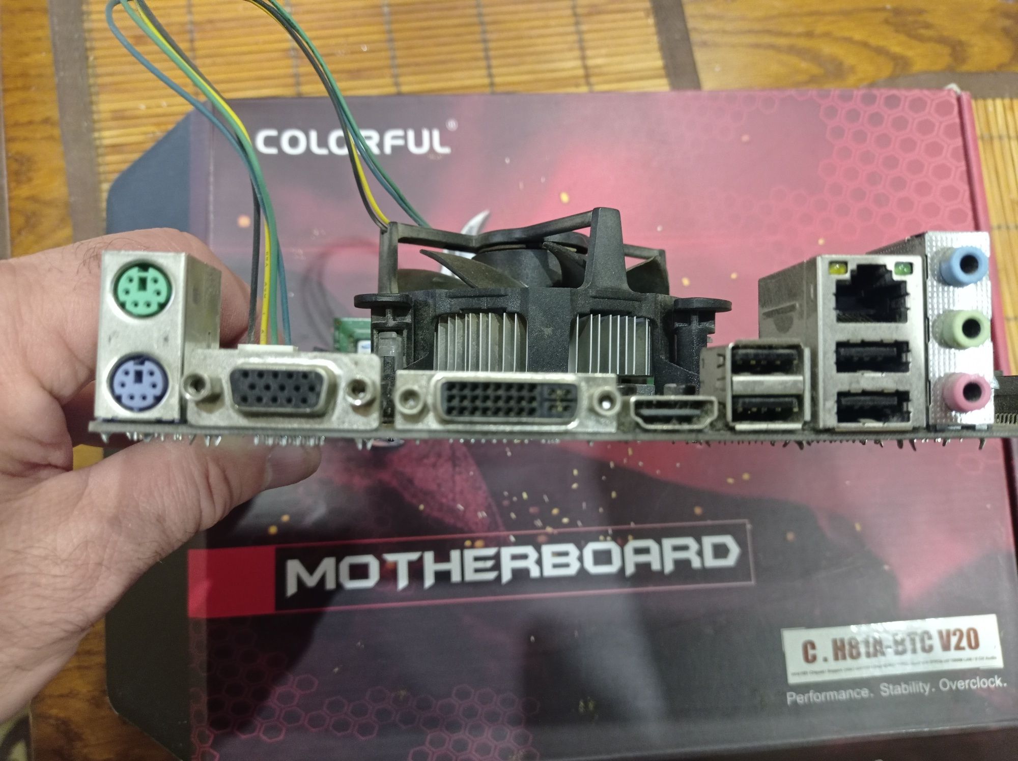 комплект материнска colorful c.h81a-btc v20 проц ,оперативка 4гб