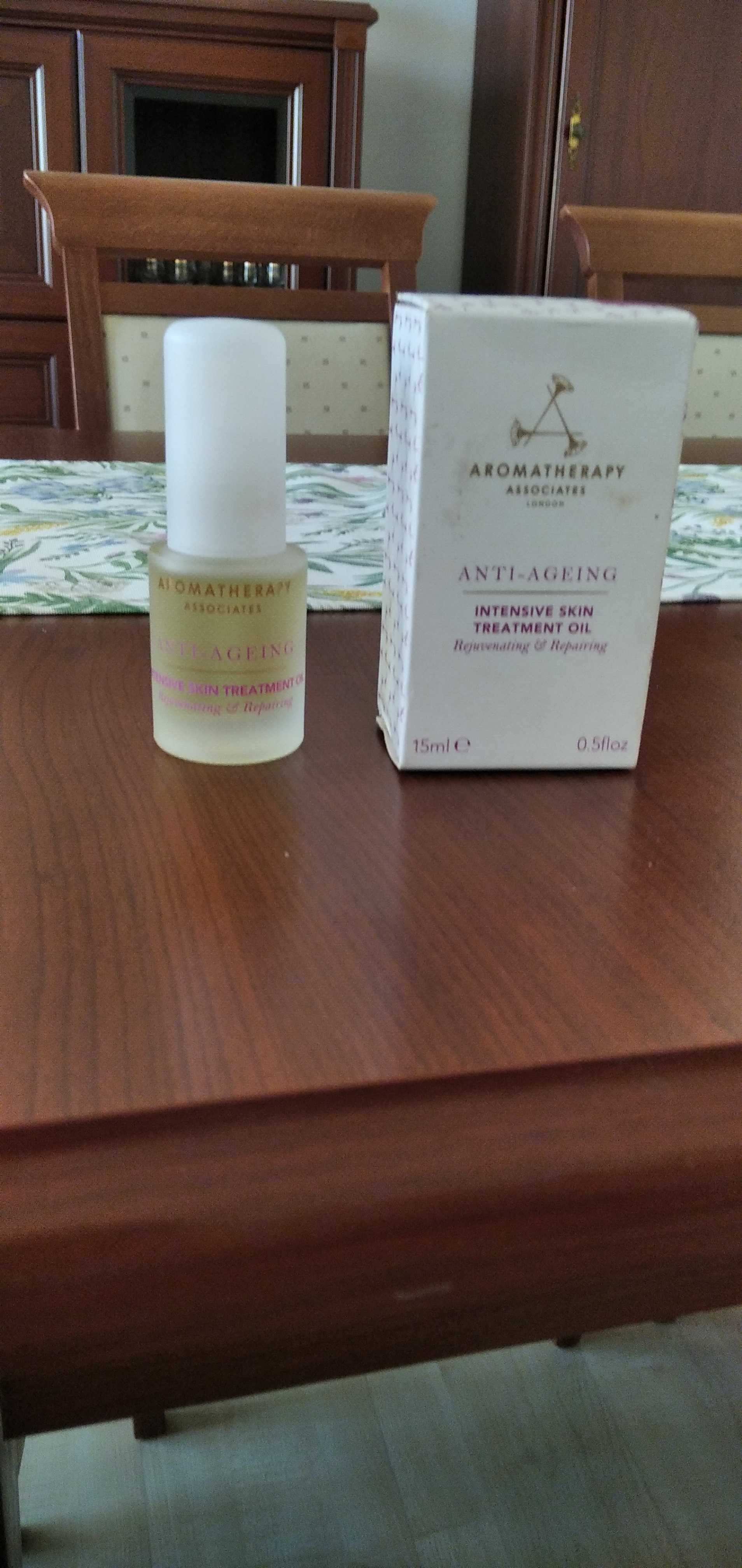AROMATHERAPY Associates Anti- Ageing