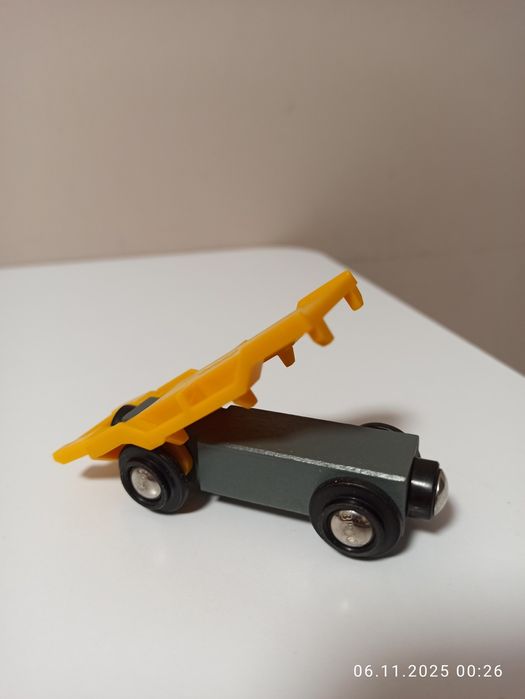 Вагончики вагони  brio до дерев'яної залізниці