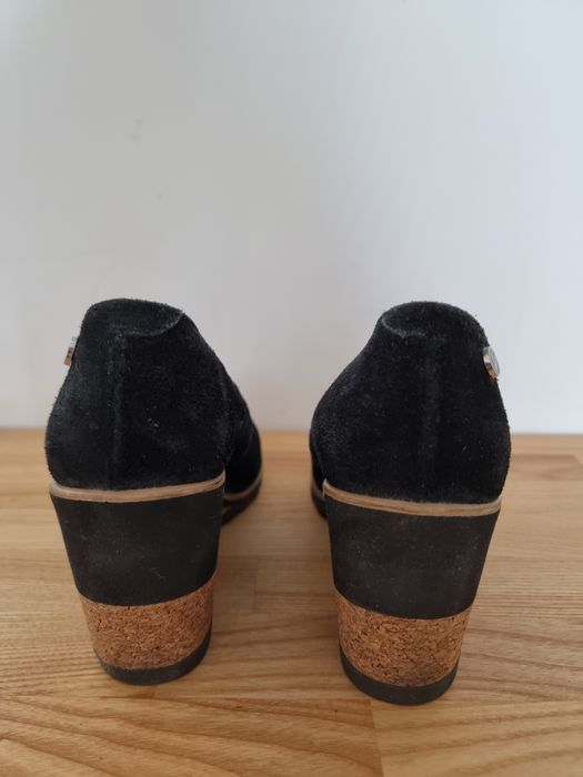 Mokasyny na koturnie