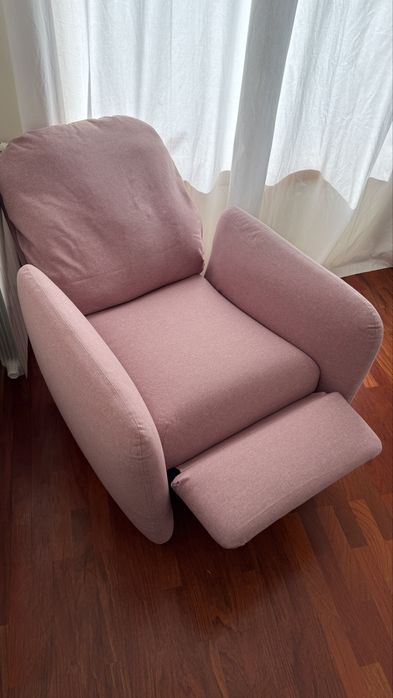 sofa poltrona reclinável rosa