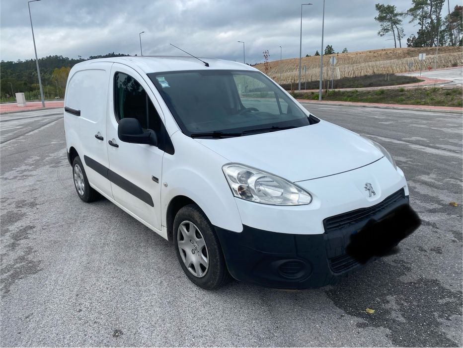 Peugeot Partner office