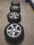 Pneus Pirelli com jantes