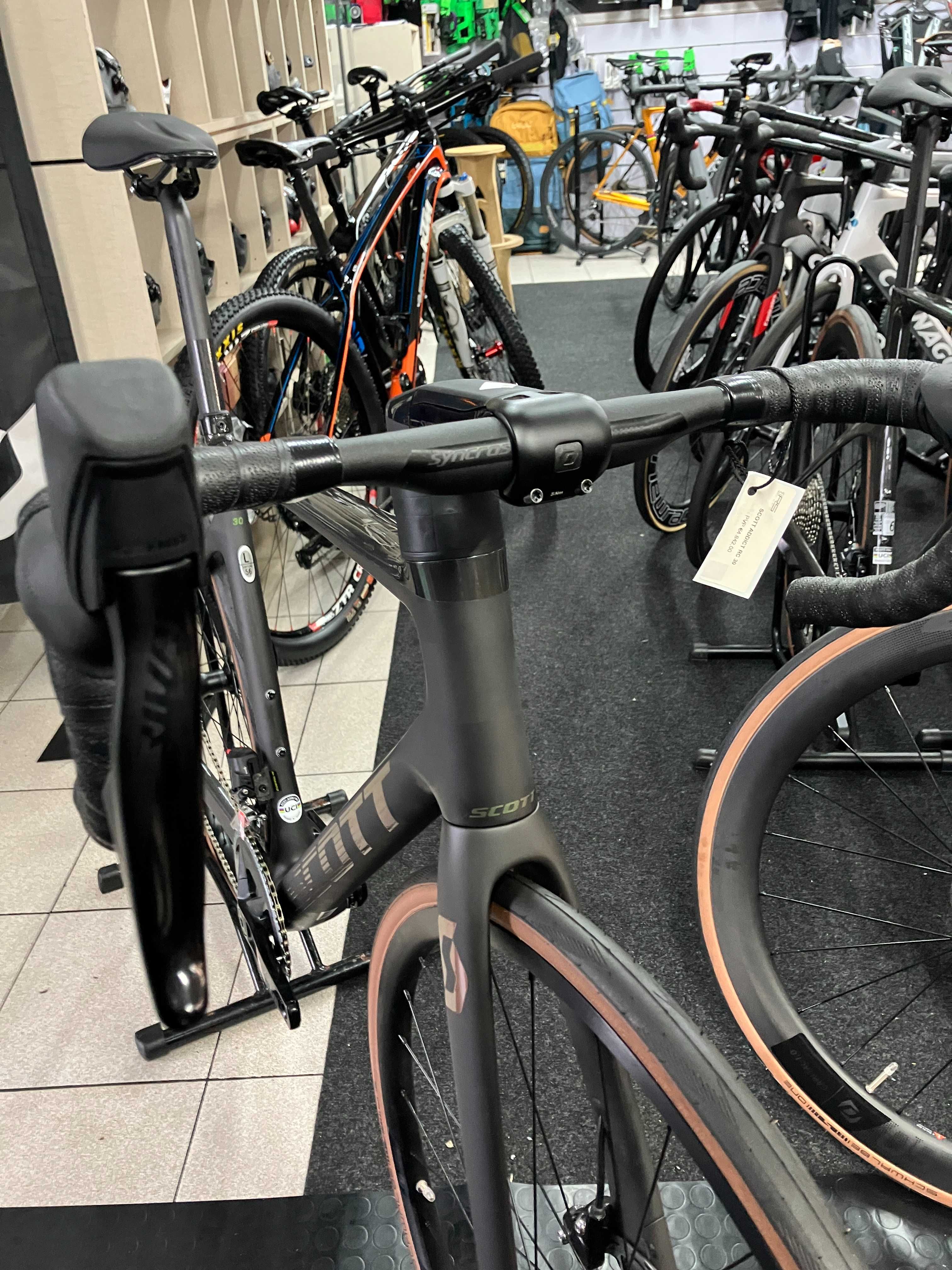SCOTT ADDICT RC30