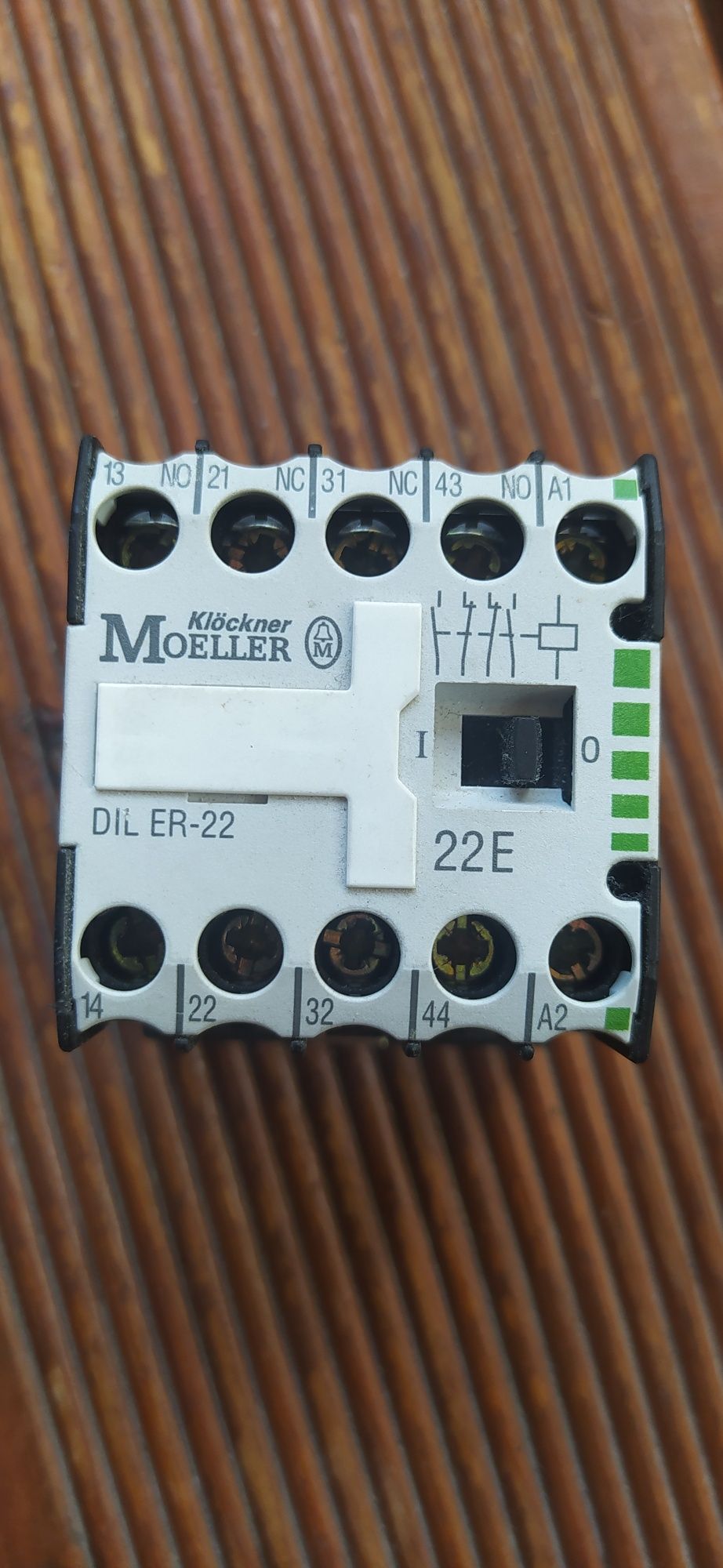 Moller Dil Er-22 DILEM-10 stycznik miniaturowy 9A 4kW 1Z 0R 230V