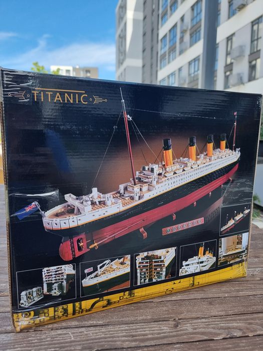 Конструктор 1в1 як LEGO Creator Expert Titanic (9090 дет) (135×44×16)