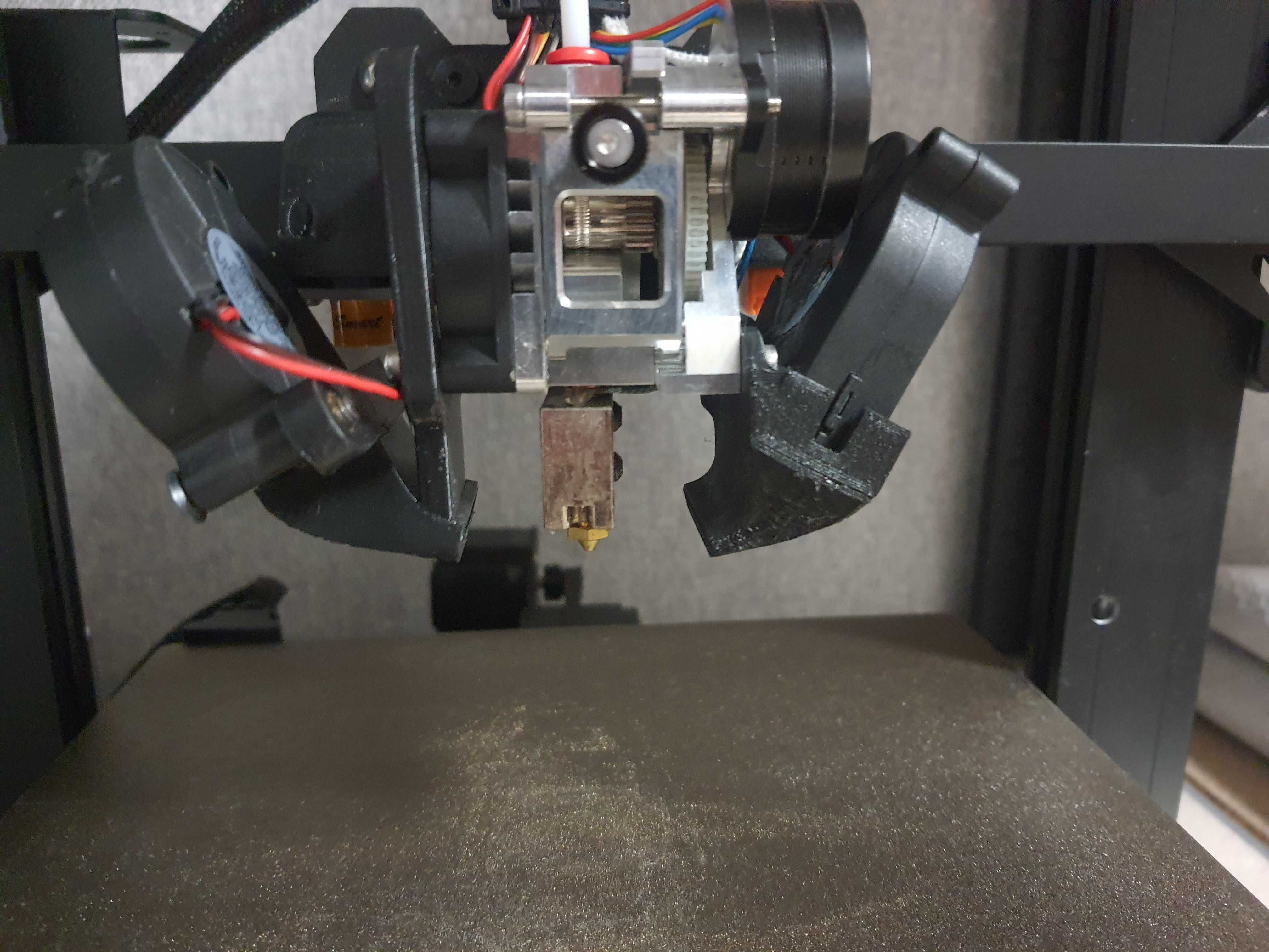 3д принтер Elegoo Neptune (Ender 3)