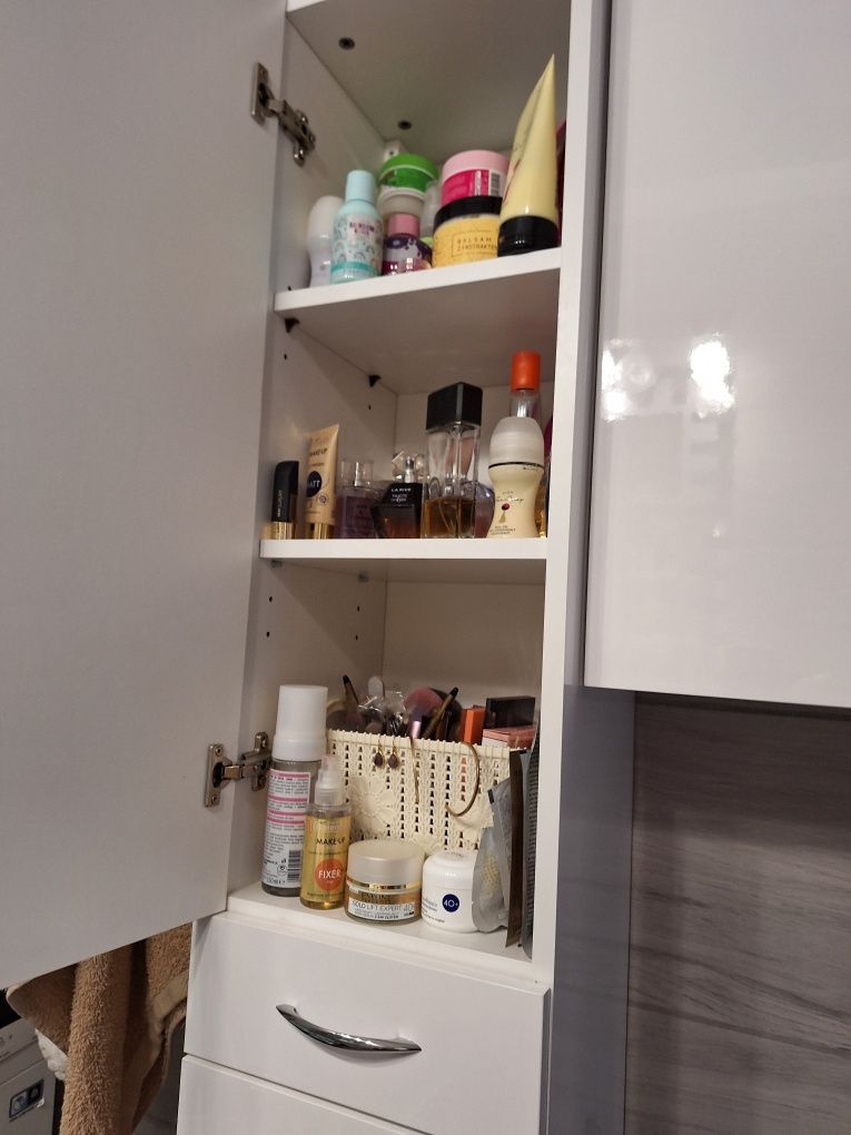 Pilnie Sprzedam szfke łazienkowa i słupek łazienkowa cena  za dwie  5