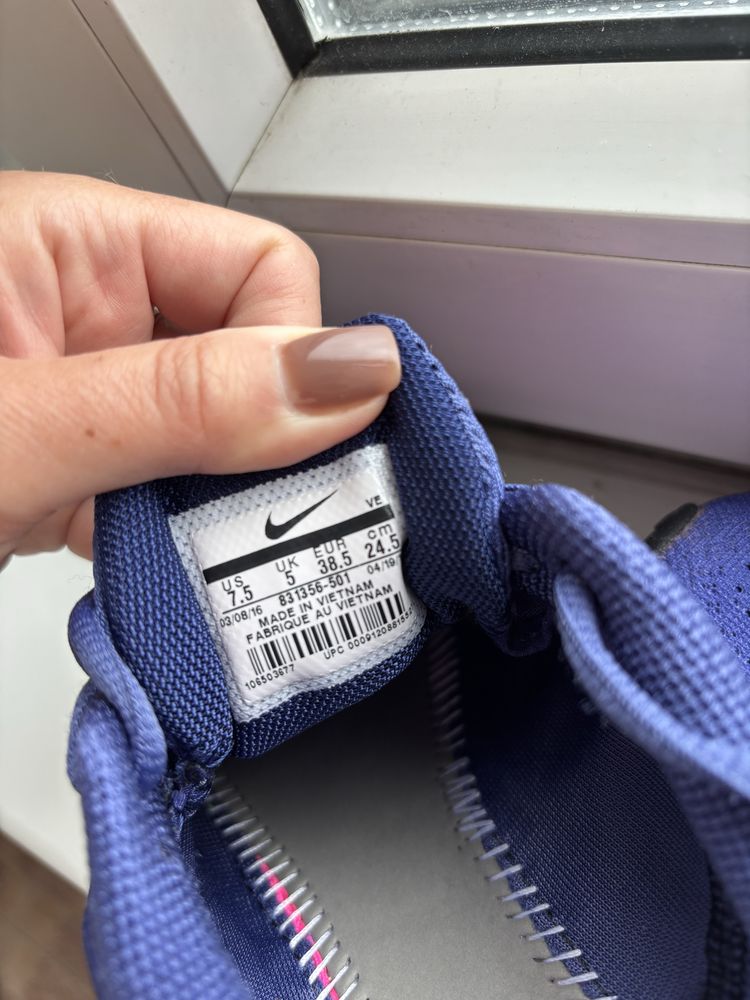 Кросівки WMNS AIR ZOOM PEGASUS 33 nike