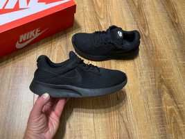 Nike кроссовки кросівки Найк оригинал р.40.5