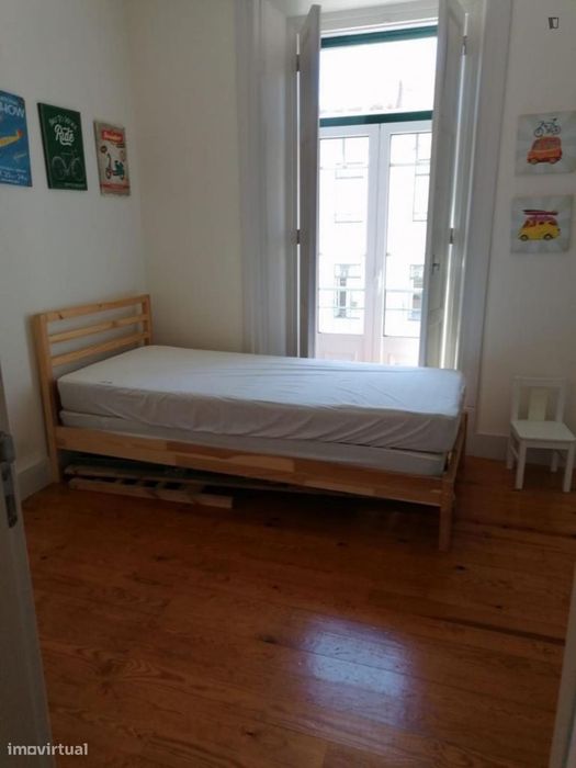 Quarto - localizado em Arroios Lisbon