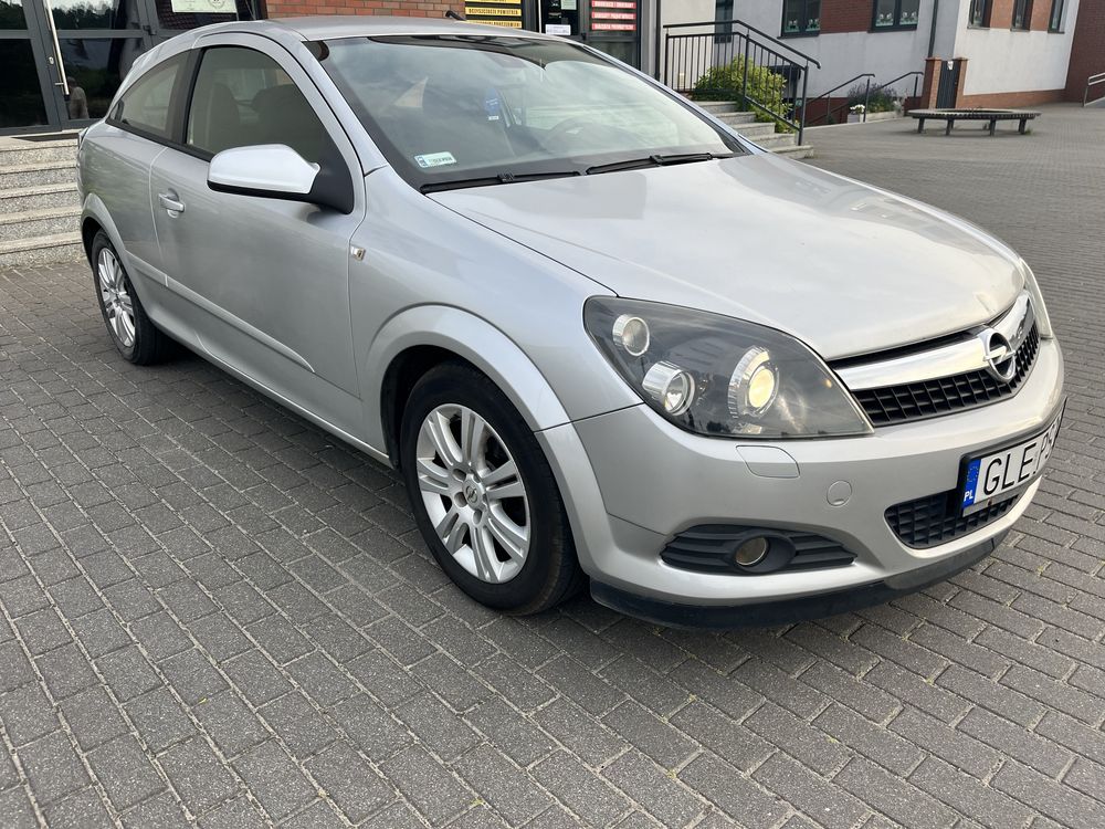 Opel Astra GTC Polecam