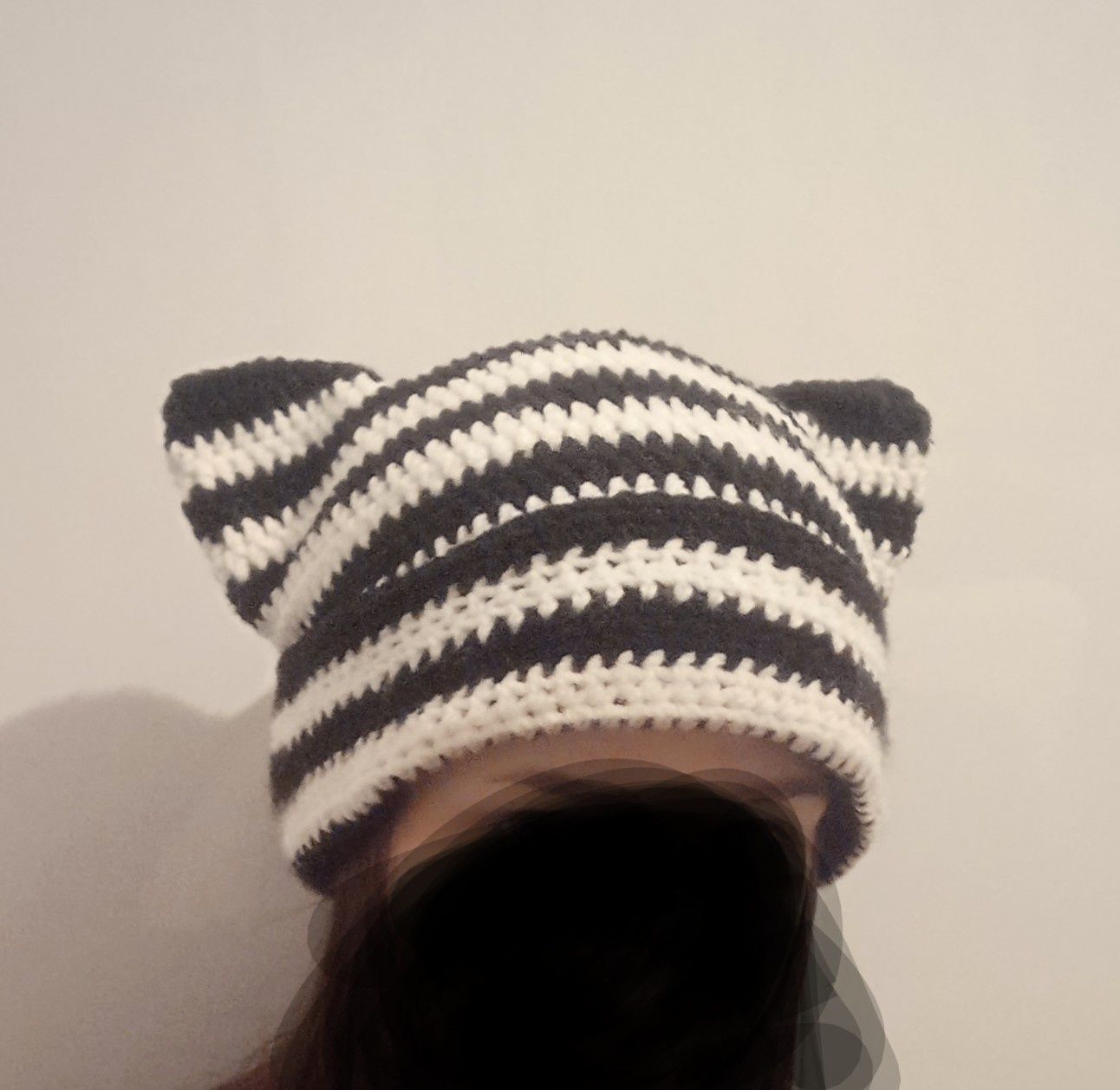 Czapka czarno-biała beanie cat