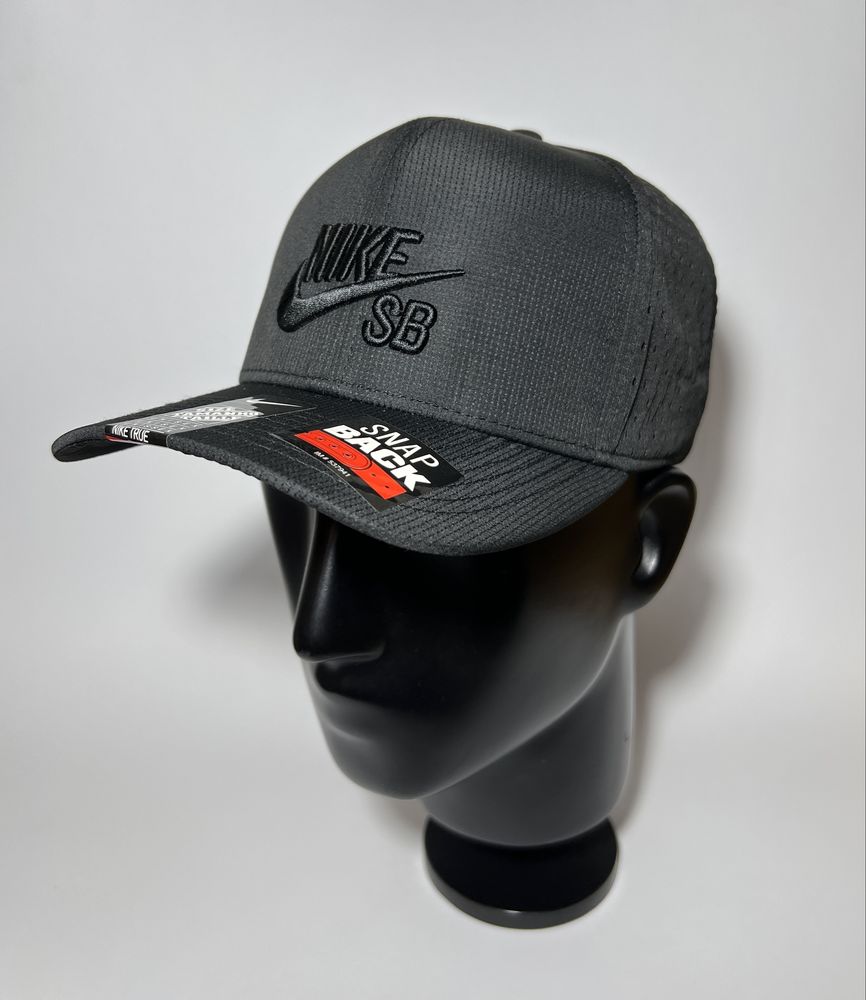 Кепка snapback nike чорна синя