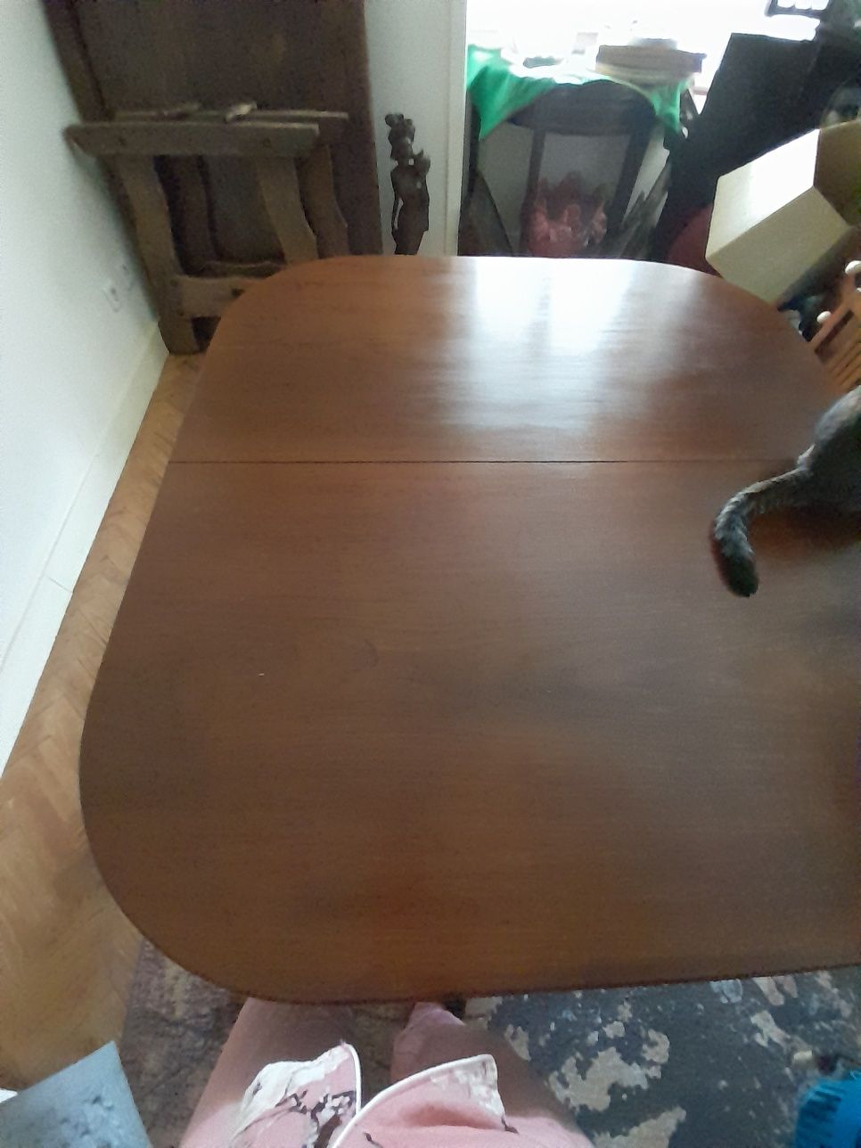Mesa de jantar em mogno