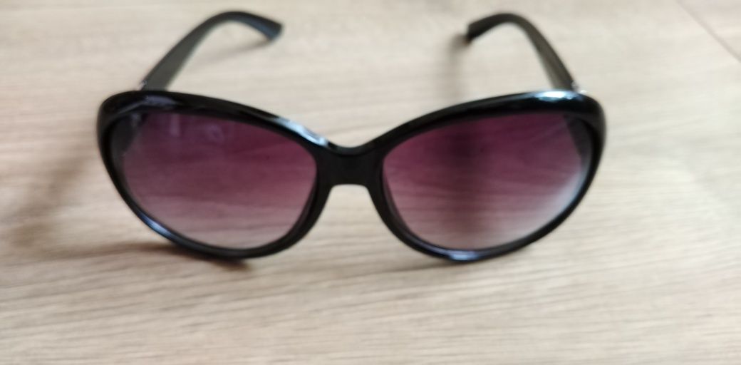 Nowe okulary przeciwsłoneczne damskie