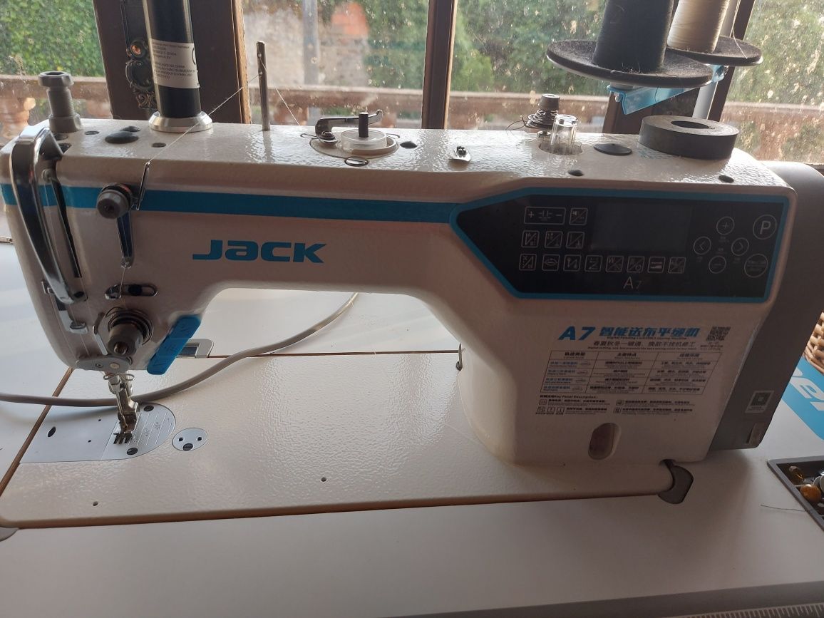 Máquina de costura Jack A7