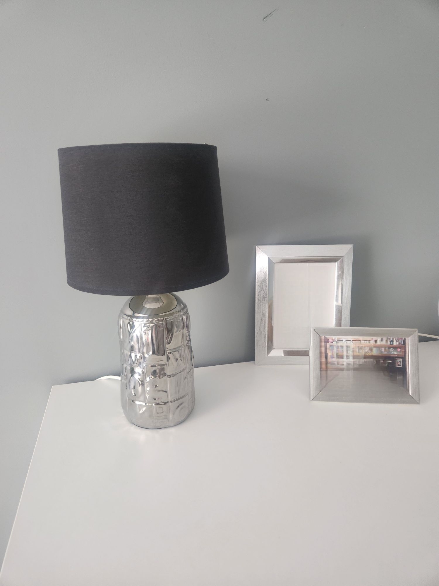 Lampa nocna Glamour srebrna z ciemnym kloszem 39 cm