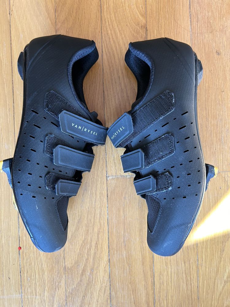 Sapatos de bicicleta de estrada