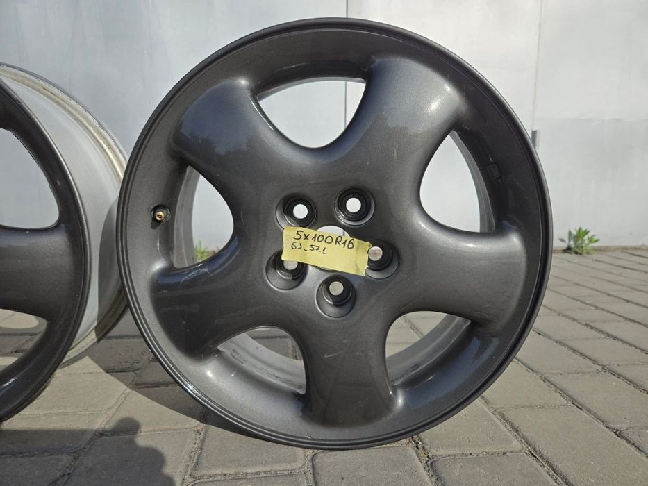 5 100 16 Volkswagen polo golf 4 scoda fabia