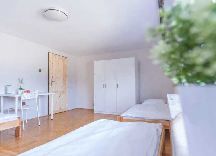 Сдам место в Крутом Хостеле! Киев, Метро Оболонь Почайна (Петровка)!-1-555.biz.ua