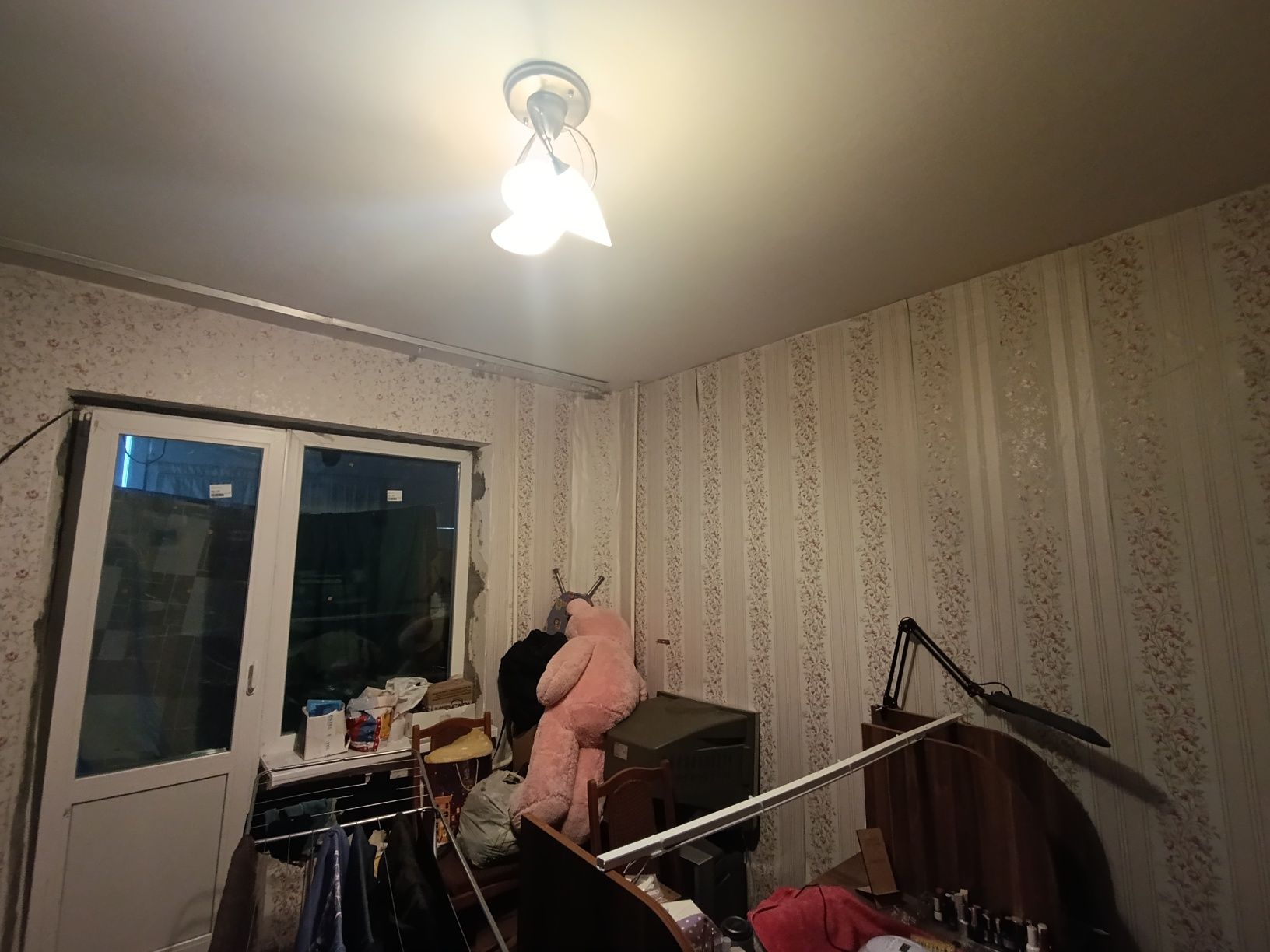 Продаж 3х кімнатної в жилому стані.