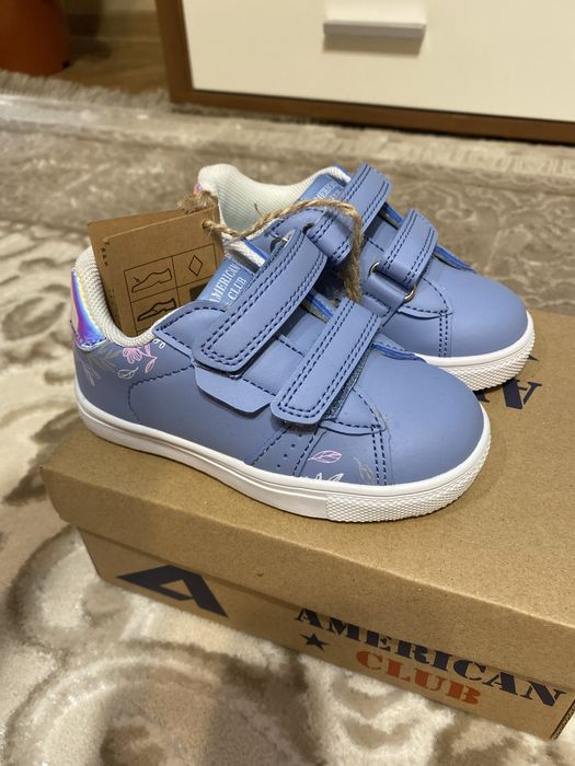 Взуття для дівчинки