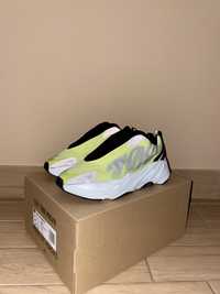 Yeezy 700 MNVN Phosphor 38