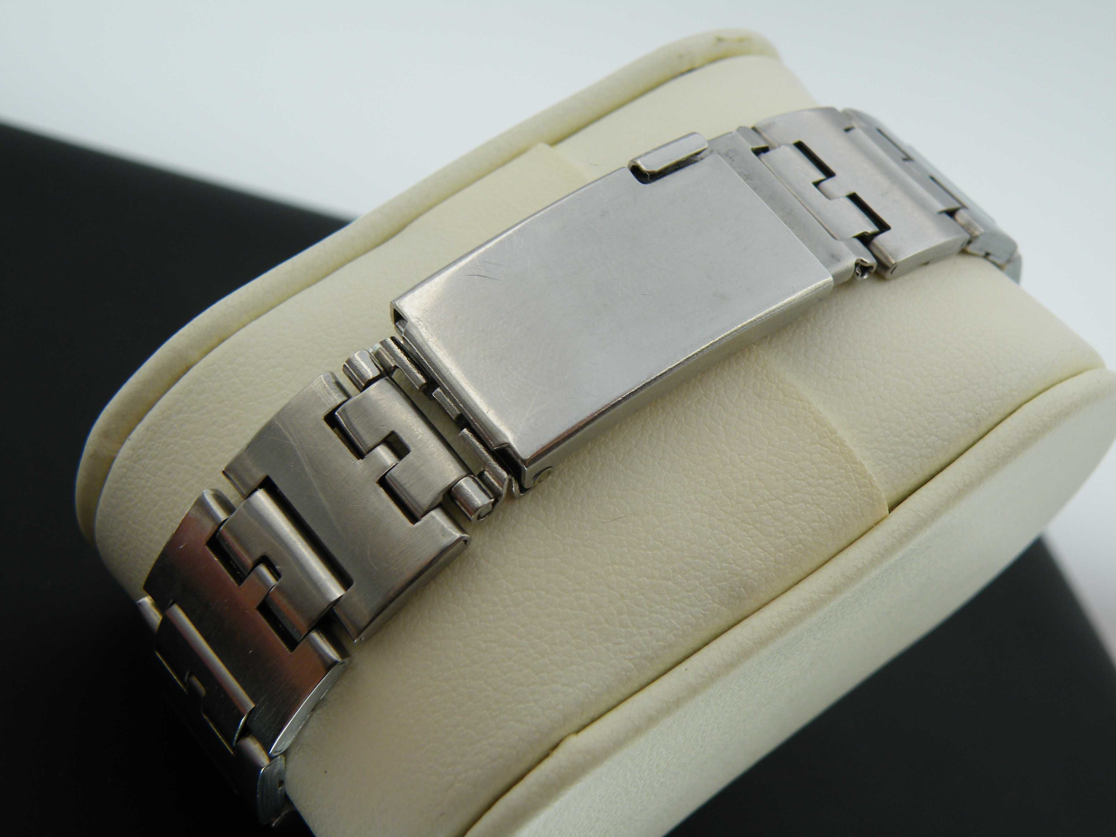 Elgin Automatic Vintage z Czarną Tarczą w Stalowej Kopercie